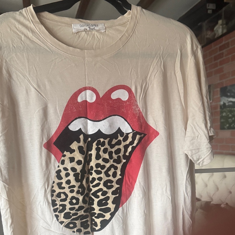 Daydreamer Cream Tee with Red and Leopard Graphic